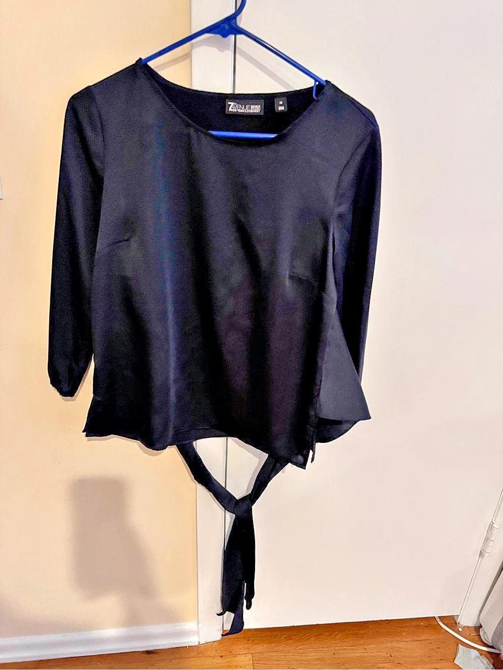 7th Avenue New York & Company Black Long Sleeve Top